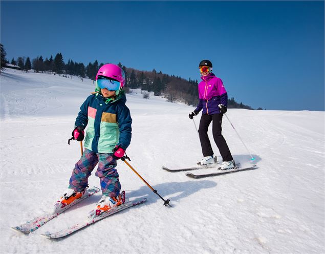 famille en ski - T.Nalet/Ot Sources du lac Annecy