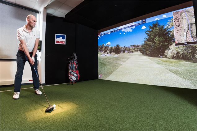 Simulateur de golf - ©Greg Mistral