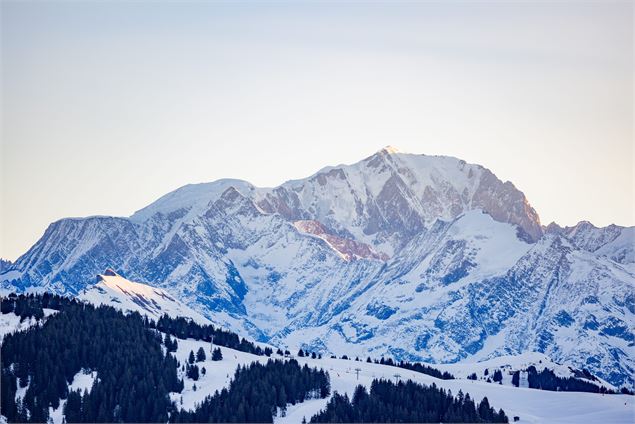 Vue extraordinaire sur le Mont Blanc depuis les pistes - Thuria
