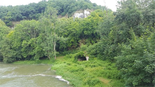 Lavoir et resurgence de Châteauvieux