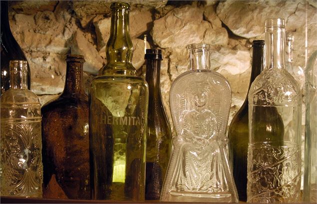 Musée des traditions vigneronnes - Caveau Bugiste