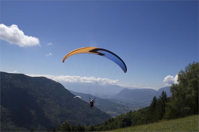 Décollage parapente Montendry