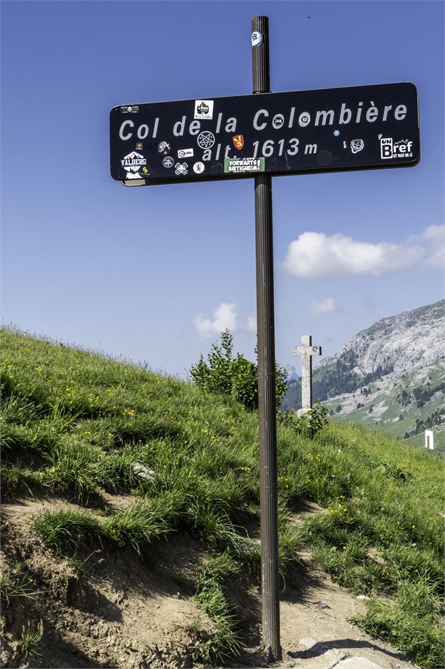 Signalisation de col de la Colombière - C.Cattin-Alpcat-Medias-Le-Grand-Bornand