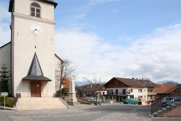 Eglise de Larringes - centre du village - Jean Jacques Reynier