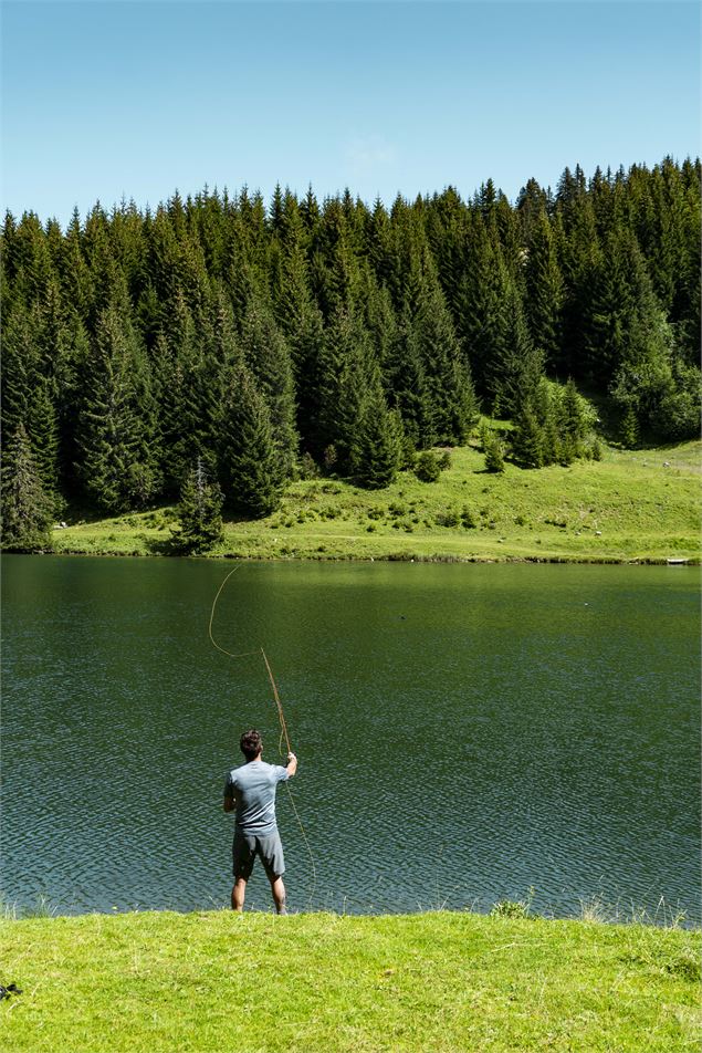 Pêche au Lac de la Mouille - L.Meyer -Châtel