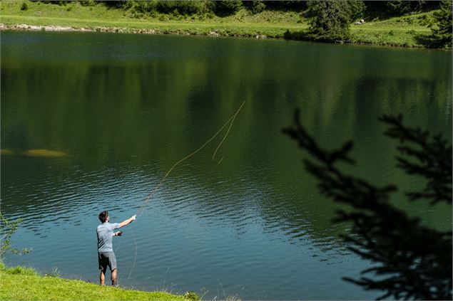 Pêche au Lac de la Mouille - L.Meyer -Châtel