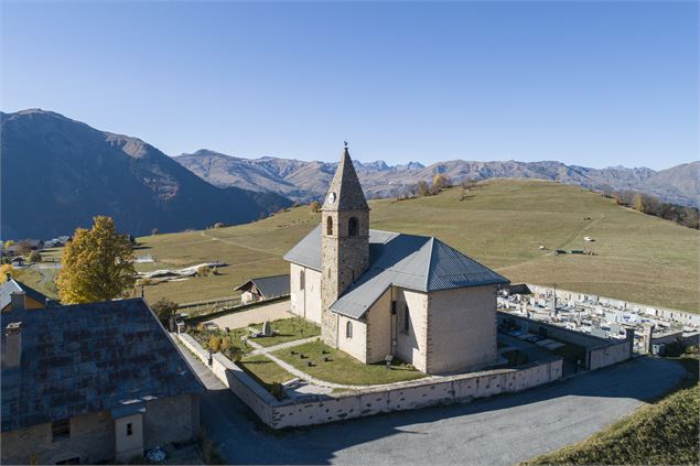 église St Michel d'Albiez-Montrond - Vincent Jacques- Drône de regard