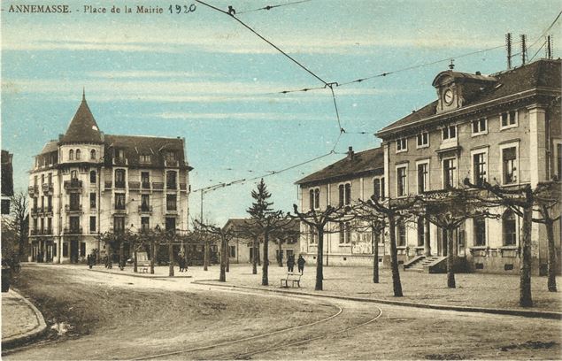 Place de la Mairie 1920 - Office de Tourisme des Monts de Genève