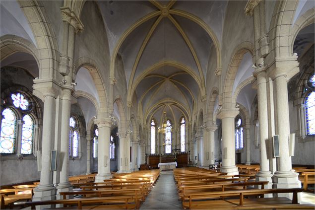 Eglise Saint-Martin - Poncin - JF BASSET