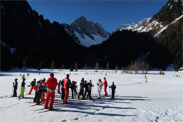 Classes de neige en cours de ski de fond avec l'ESF - 2CVA