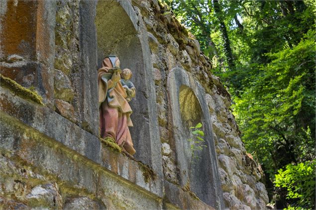 La Vierge à l'enfant de la Porte d'Age au village du Reposoir - Charles Savouret