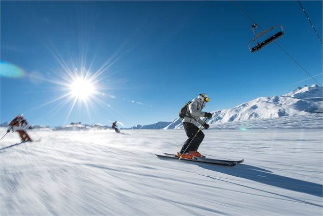 Skieurs à Valmeinier - Office de tourisme de Valmeinier - Alban Pernet