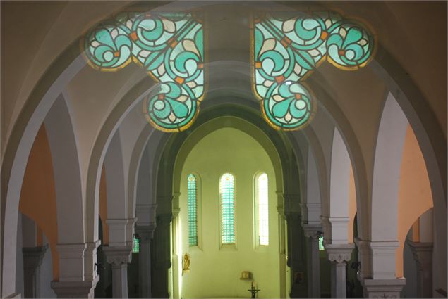 église vitraux - Dombes Tourisme
