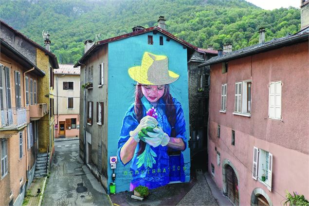 Fresque : la petite fille aux radis - Cœur de Tarentaise Tourisme