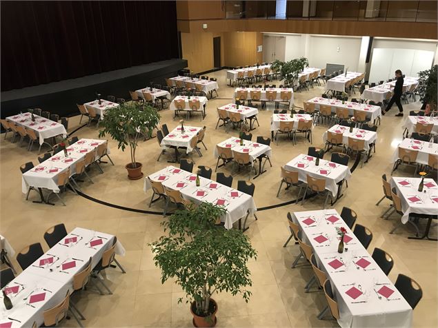 Dîner en salle plénière - Ville d'Evian