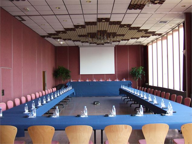 Salle de commission en U - Ville d'Evian