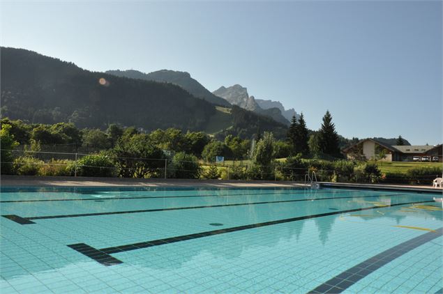 bassin de  natation - Office de Tourisme