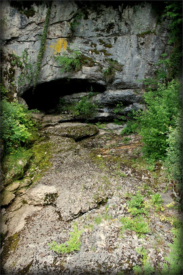 Grotte - école de VTT La Féclaz - Massif des Bauges
