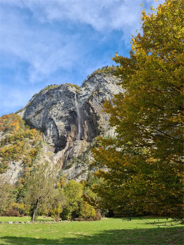 la cascade d'Arpenaz en automne - Wendy Coulon