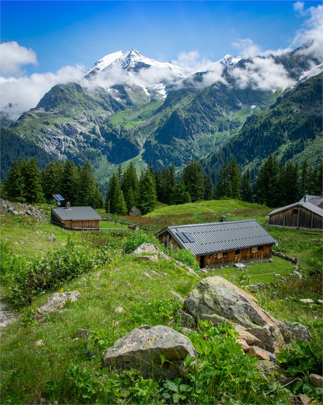 Les chalets des Prés, aux Contamines Montjoie face au Mont Blanc - Les Contamines Tourisme