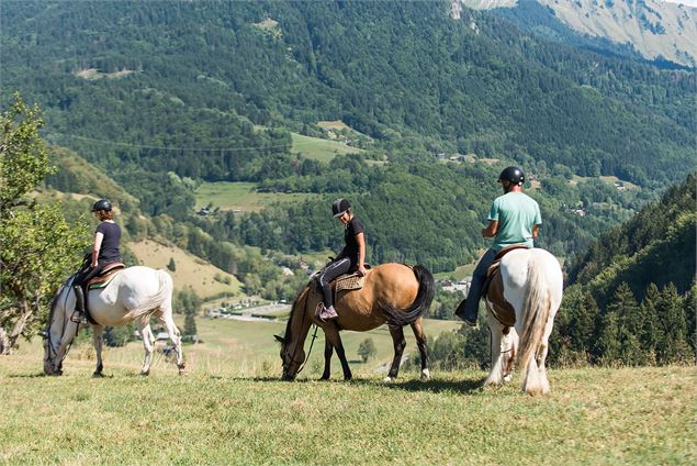 Balade à cheval - Yvan Tisseyre / OT Vallée d'Aulps