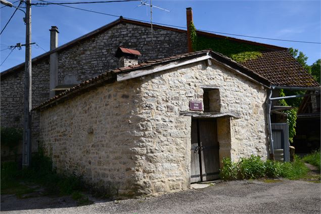 Four banal Challes-la-Montagne - JF BASSET