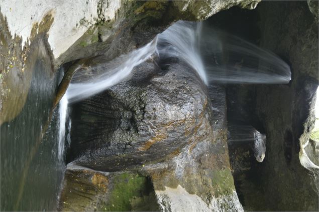 Puit des Tines - ©Office de Tourisme BugeySud Grand Colombier