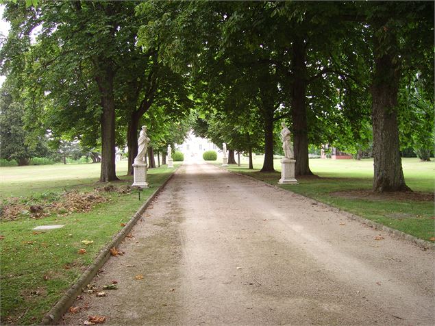 Allée du Chateau - La route des trois moulins