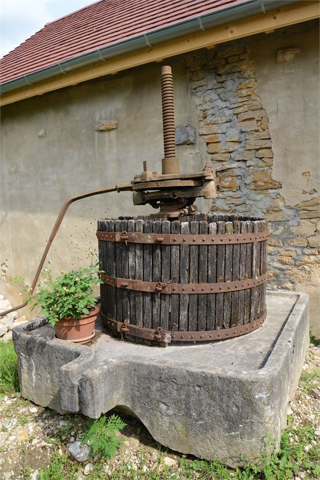 Pressoir, Leymiat - JF Basset