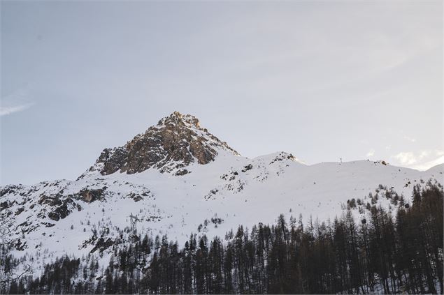 Vue sur le rocher de Bellevarde - Val d'Isère Téléphériques / Maxime Bouclier