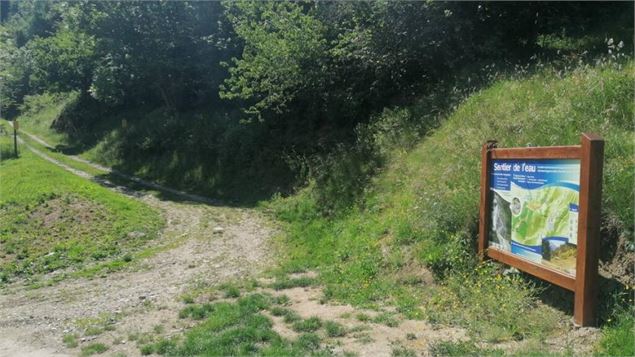 Parking au départ du sentier - Coeur de Tarentaise Tourisme