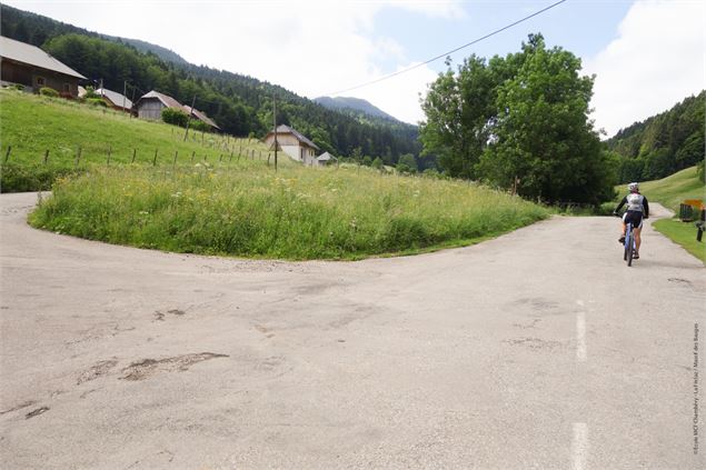 Circuit VTT Aillons Margériaz 1000 - Lac de la Thuile - École de VTT La Féclaz - Massif des Bauges
