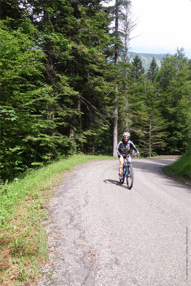Circuit VTT Aillons Margériaz 1000 - Lac de la Thuile - École de VTT La Féclaz - Massif des Bauges