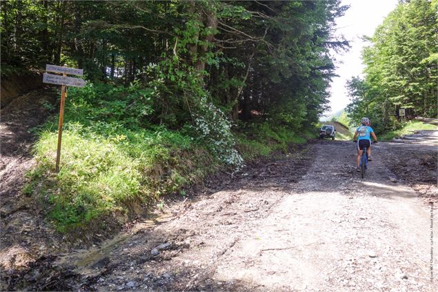Circuit VTT Aillons Margériaz 1000 - Lac de la Thuile - École de VTT La Féclaz - Massif des Bauges