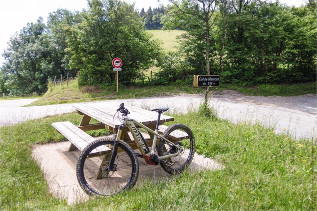 Circuit VTT Aillons Margériaz 1000 - Lac de la Thuile - École de VTT La Féclaz - Massif des Bauges