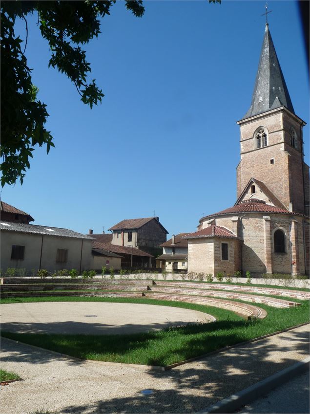 Eglise et théâtre de verdure - BERNARD Yves