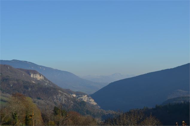 Vue sur la Tournette depuis Plagne - OT Terre Valserine