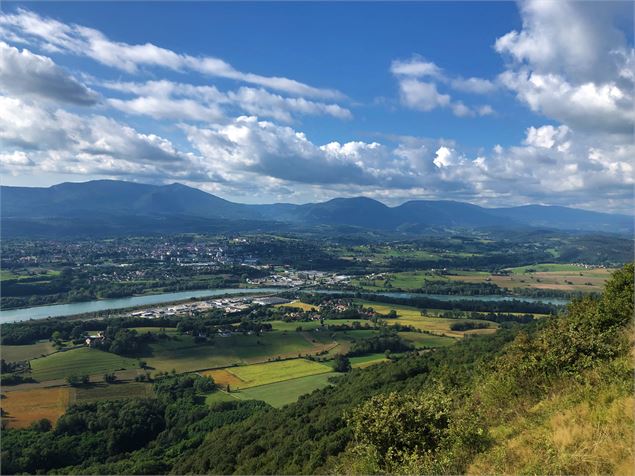 Vue sur le Rhone et Belley - © M.Ballet