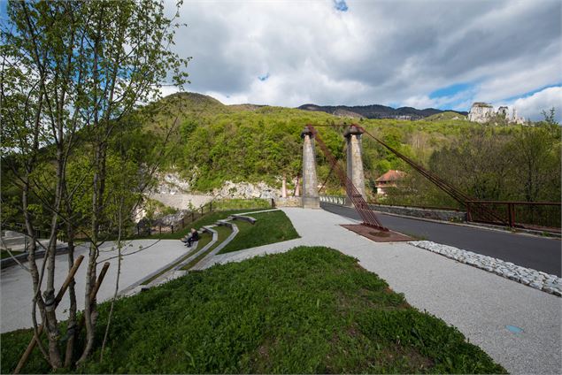 Passage au Pont de l'abime - © Savoie Mont Blanc - Lansard