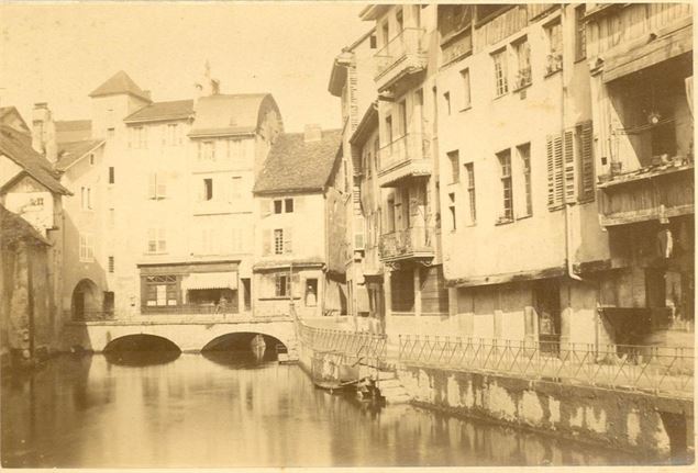 Le Pont Morens d'Annecy à l'époque du