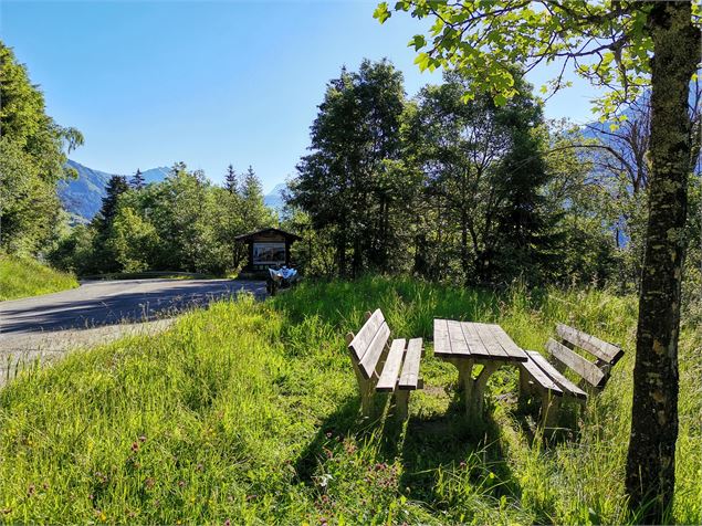 Aire de pique-nique sur la route d'Hauteluce
