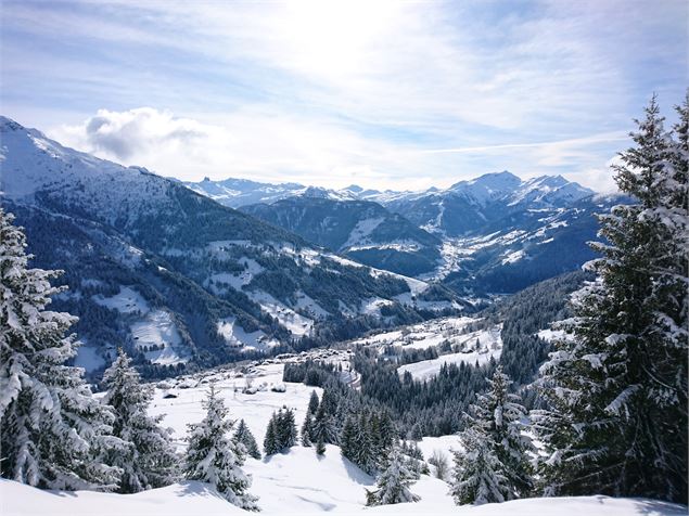 Le village d'Hauteluce vu depuis les Brays - G. Lansard