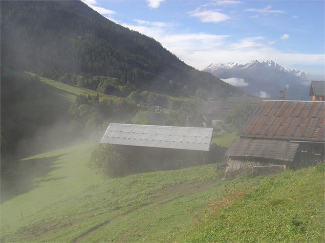 Hameau et chapelle des Prés - Office de Tourisme des Saisies
