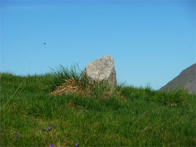 Borne du Petit Croise Baulet - R.Blondet