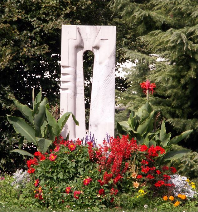 Sculpture Culoz - Stèle milliaire - Emmanuelle Bebi - Belley Bugey Sud Tourisme