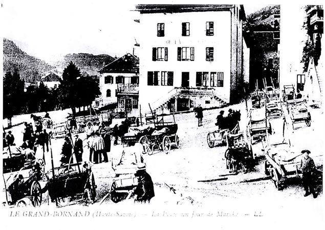 Le marché au reblochon début XXème siècle - © Collection Gérard BASTARD ROSSET