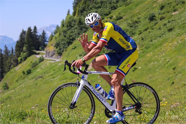 Aller cyclo : Col de Pierre-Carrée - OT Les Carroz
