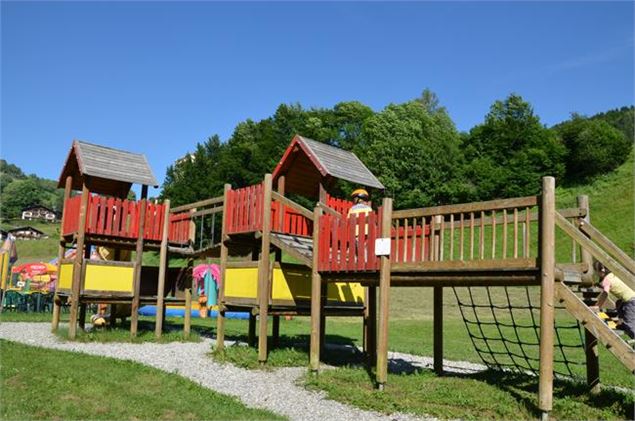 Jeux, châteaux gonflables, trampolines... - Office de Tourisme du Val d'Arly