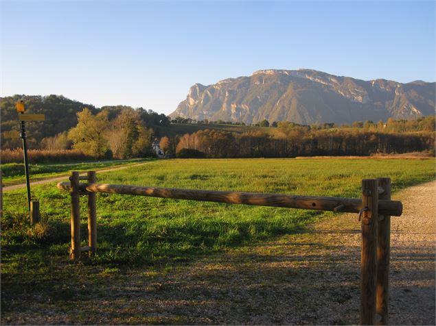 Barrière départ sentier - Gérard Thiévenaz ATD/CG73