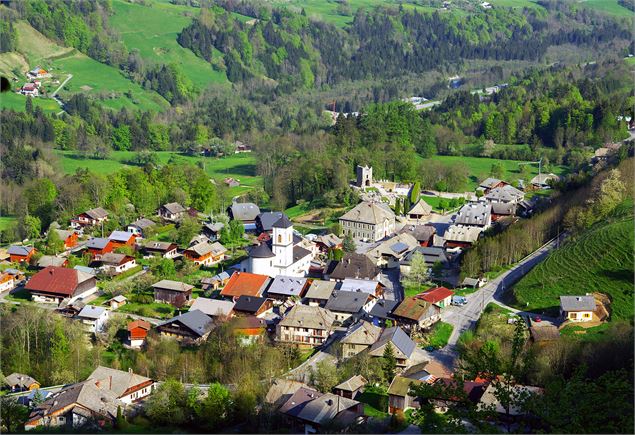 Vue sur le village du Biot - Yvan Tisseyre / OT Vallée d'Aulps
